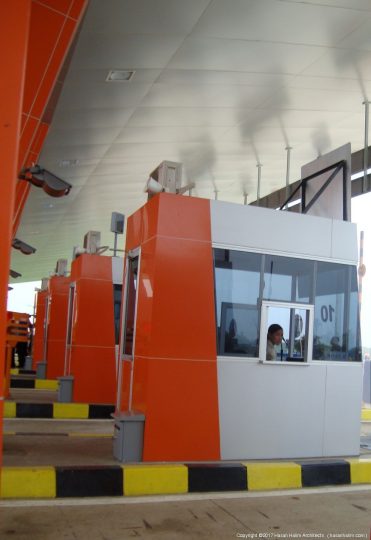 gerbang-tol-mertapada-04-hasanhalim-architects